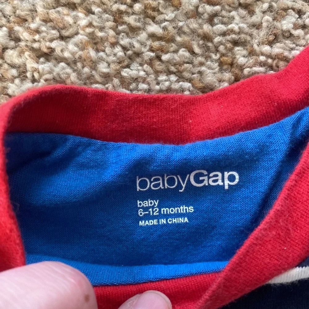 6-12 month Gap/Old Navy bundle.  2 pants/6 onesies/1 Christmas pj set/Dear Santa